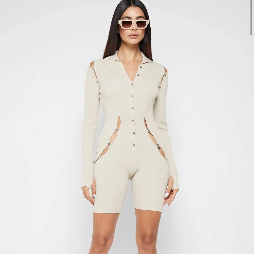 Knitted Cut Out Playsuit - Beige / Brand: Manière De Voir / Romper Jumpsuit